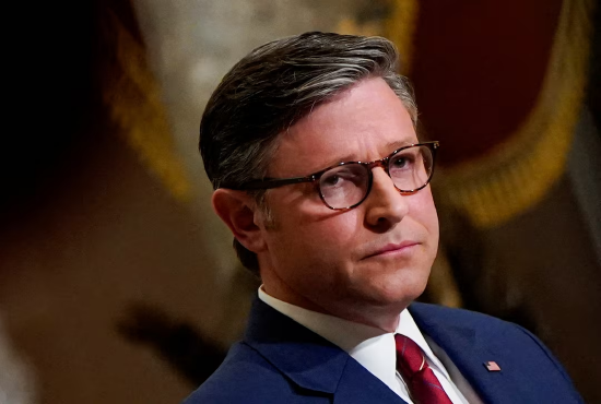 美国众议院议长称“爱泼斯坦相关文件无任何隐