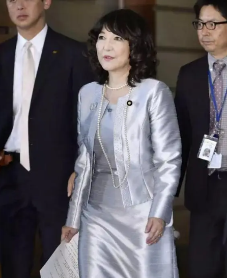 日本财务大臣片山皋月：干预汇市是一个可能的