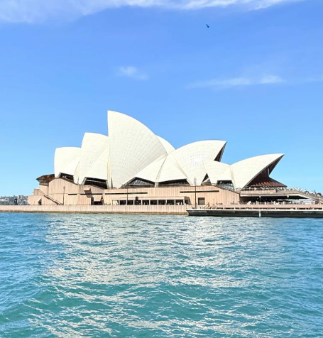 澳大利亚两个州公交临时免费 以缓解油价上涨压